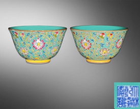 粉彩豆青釉纏枝花卉小
