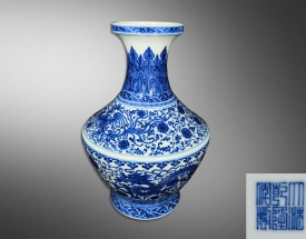 青花龍紋纏枝蓮尊