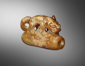 白玉圓雕虎紋管形飾